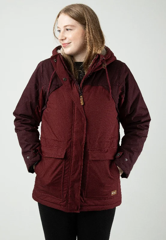 Trench coats with a belt and a side slit for a more feminine lookIriedaily - Mountie Maroon - Jacket