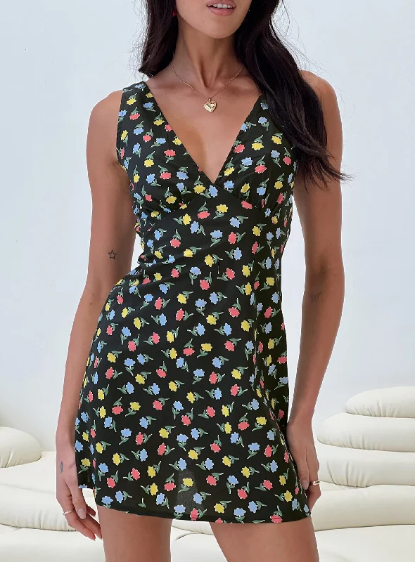 Chiffon Party Dresses with Embroidered Cuffs for Ladies' Elegant TouchNellie Mini Dress Black / Multi Floral Chiffon Party Dresses with Embroidered Cuffs for Ladies' Elegant TouchNellie Mini Dress Black / Multi Floral