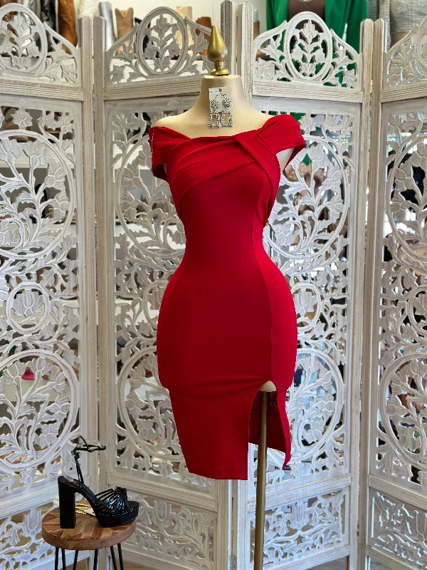 One Shoulder Party Dresses with Lace Overlay for Ladies' Sophisticated AppealRed Twist Front Slit Dress