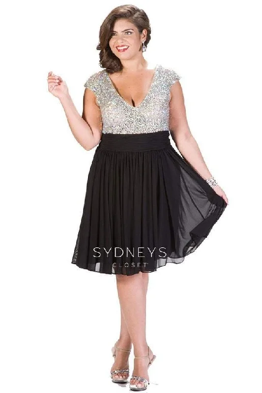 Party Dresses with Pleated Skirts and Lace Overlay for Ladies' Feminine and Timeless LookSydneys Closet Short Plus Size Prom Dress Party Dresses with Pleated Skirts and Lace Overlay for Ladies' Feminine and Timeless LookSydneys Closet Short Plus Size Prom Dress
