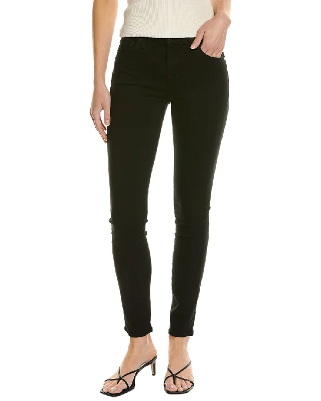 Denim jeans for curvy figures with a contoured fit to enhance curves7 For All Mankind Gwenevere Night Black Straight Jean Denim jeans for curvy figures with a contoured fit to enhance curves7 For All Mankind Gwenevere Night Black Straight Jean