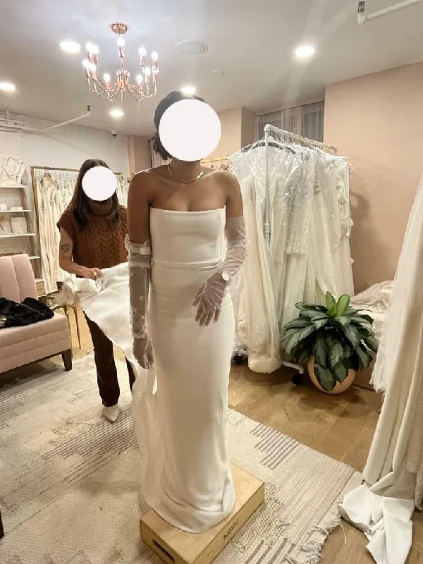 Short Wedding Dresses with Sequined Bodice for a Fun and Flirty LookAlyssa Kristin Camila Short Wedding Dresses with Sequined Bodice for a Fun and Flirty LookAlyssa Kristin Camila