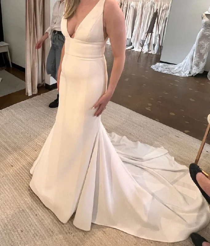 Elegant Ball Gown Wedding Dresses with Cathedral Train for LadiesAlyssa Kristin Vivian Elegant Ball Gown Wedding Dresses with Cathedral Train for LadiesAlyssa Kristin Vivian