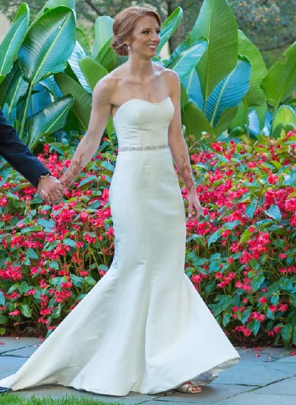 Wedding Dresses with Embroidered Tribal Patterns and Satin Sash and Beaded Waistband and Tulle Skirt and Belt for a Cultural and Glamorous LookAmy Kuschel Lennon Wedding Dresses with Embroidered Tribal Patterns and Satin Sash and Beaded Waistband and Tulle Skirt and Belt for a Cultural and Glamorous LookAmy Kuschel Lennon