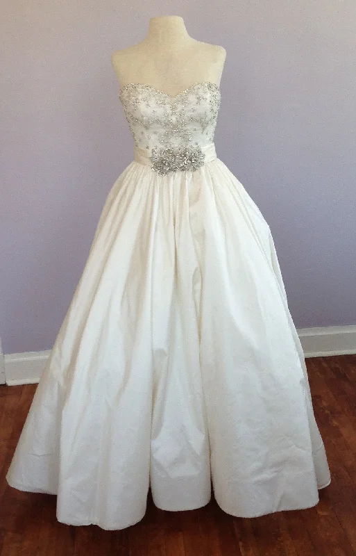 Elegant Ball Gown Wedding Dresses with Cathedral Train for LadiesAnne Barge Antoinette Elegant Ball Gown Wedding Dresses with Cathedral Train for LadiesAnne Barge Antoinette