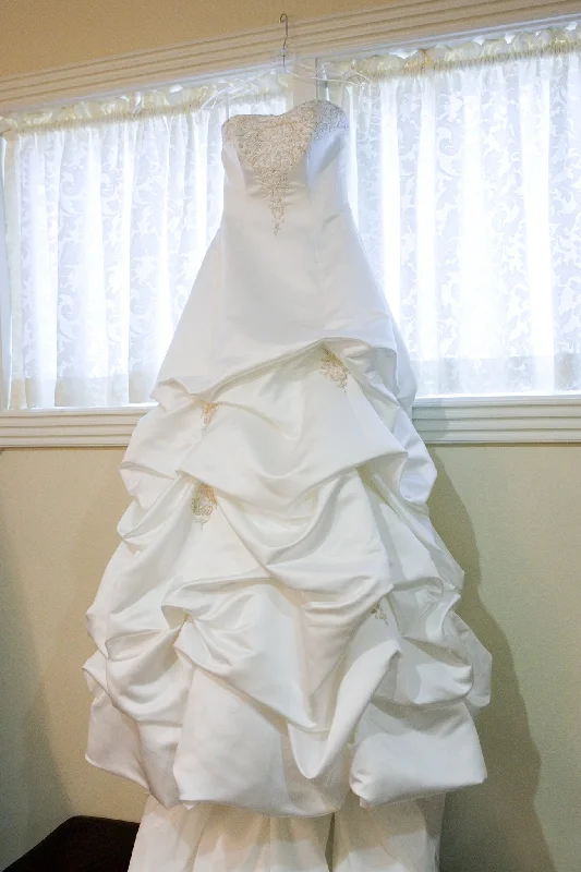 Velvet Wedding Dresses with Satin Trim for a Rich and Opulent LookAudrey Hart 91947 Velvet Wedding Dresses with Satin Trim for a Rich and Opulent LookAudrey Hart 91947