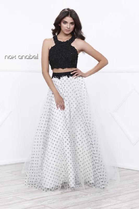 Party Dresses with Beaded Floral Wreath on the Bodice and Tulle Skirt for Ladies' Delicate and Festive LookLong Two Piece Black White Prom Dress