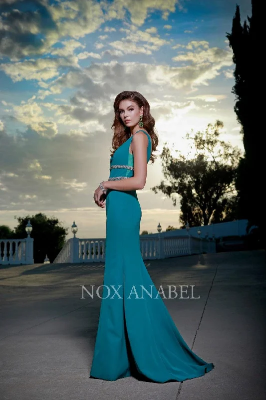 Party Dresses with Sequined Geometric Shapes and Lace and Chiffon Blend and Ruffled Sleeves for Ladies' Modern and Dramatic LookLong Formal Prom Dress Deep V Neck Mermaid Gown Party Dresses with Sequined Geometric Shapes and Lace and Chiffon Blend and Ruffled Sleeves for Ladies' Modern and Dramatic LookLong Formal Prom Dress Deep V Neck Mermaid Gown