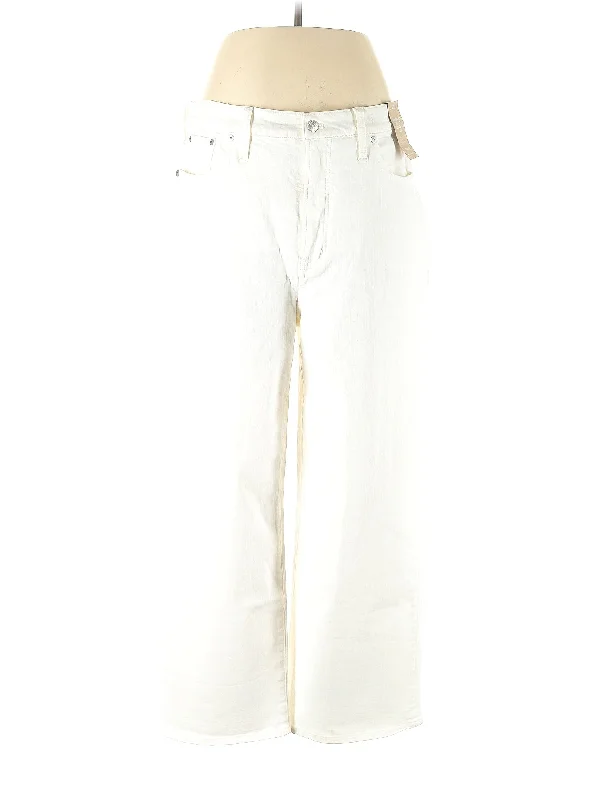Denim jeans for a gardening task to protect against scratches and dirtFlare Jeans
