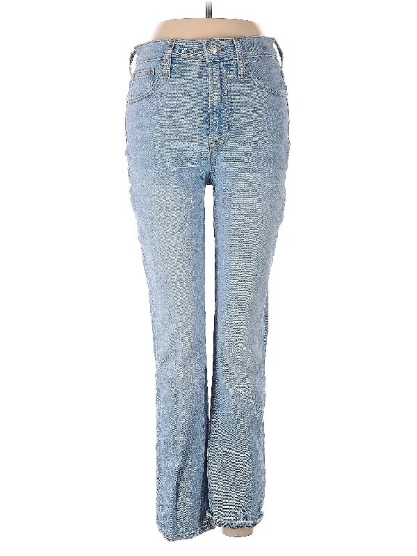 Boyfriend - style loose - fit denim jeans with a casual and laid - back vibeHigh-Rise Bootleg Jeans in Light Wash