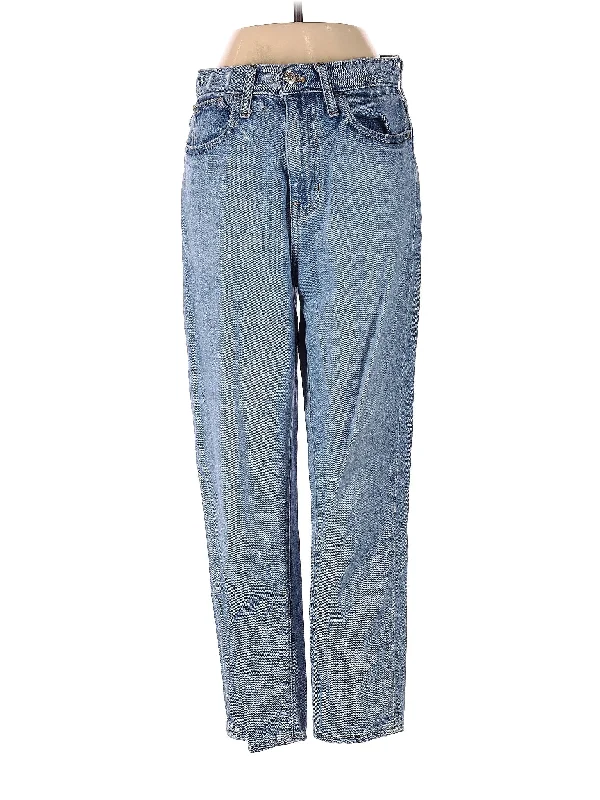 Denim jeans for a cycling ride with a comfortable and non - restrictive fitHigh-Rise Boyjeans Jeans in Light Wash