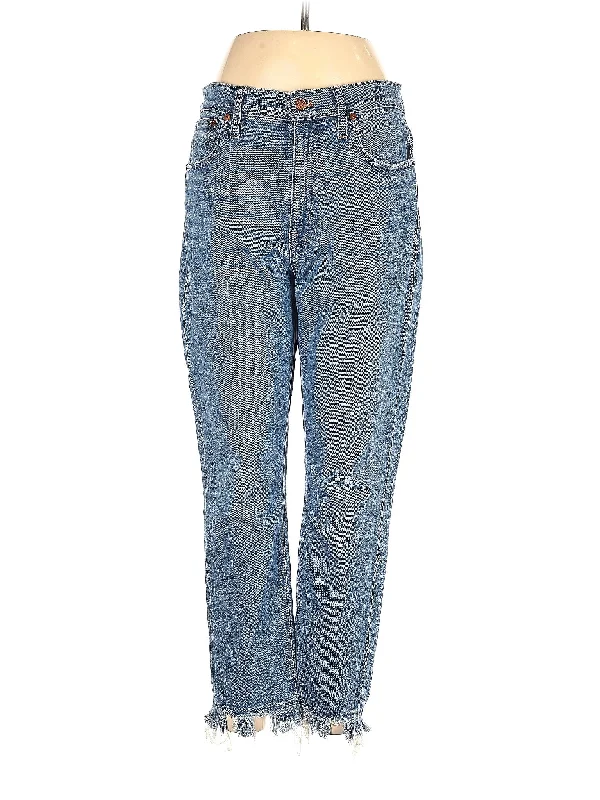 Denim jeans for a wedding as a guest in a more casual weddingHigh-Rise Boyjeans Jeans in Light Wash
