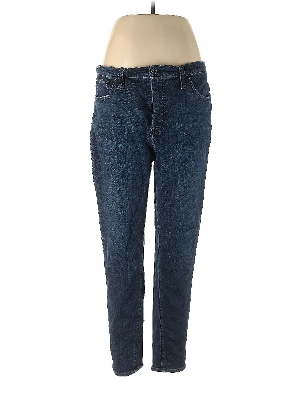 Denim jeans for a cycling ride with a comfortable and non - restrictive fitHigh-Rise Boyjeans Jeans in Medium Wash