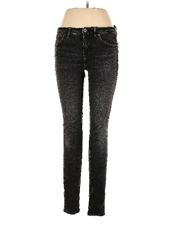 Denim jeans for a shopping spree while remaining comfortable on your feetHigh-Rise Skinny Jeans in Dark Wash