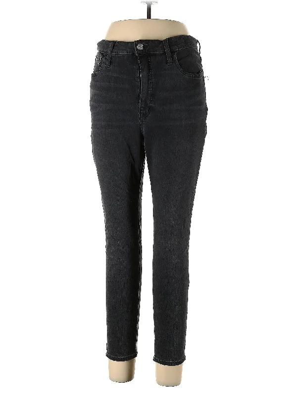 Boyfriend - style loose - fit denim jeans with a casual and laid - back vibeHigh-Rise Skinny Jeans in Dark Wash