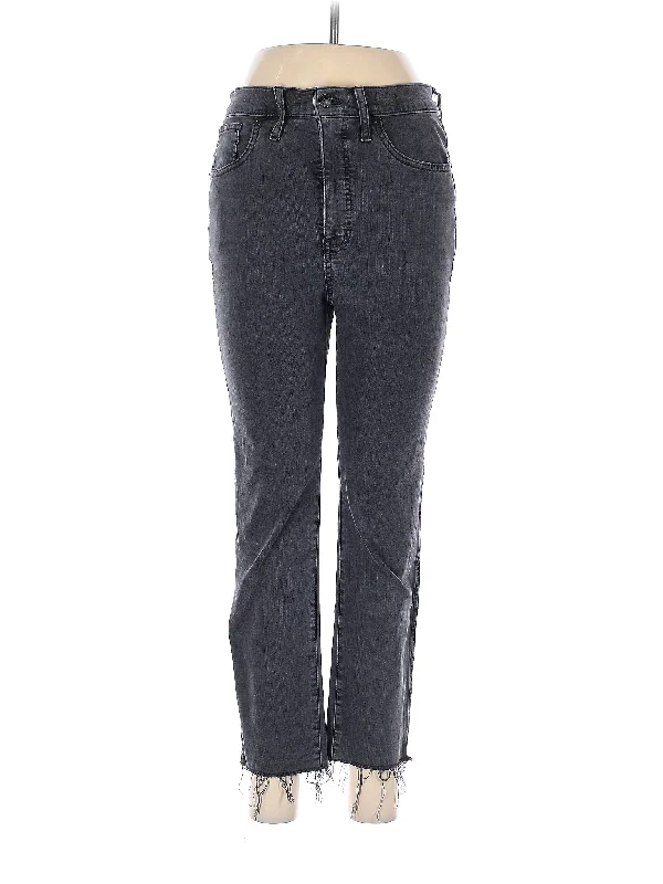 Denim jeans for a gardening task to protect against scratches and dirtHigh-Rise Straight-leg Jeans in Dark Wash
