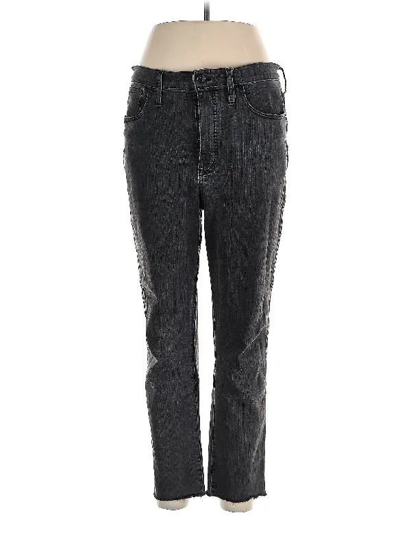 Mid - rise denim jeans for a balanced and comfortable fit for all body typesHigh-Rise Straight-leg Jeans in Dark Wash Mid - rise denim jeans for a balanced and comfortable fit for all body typesHigh-Rise Straight-leg Jeans in Dark Wash