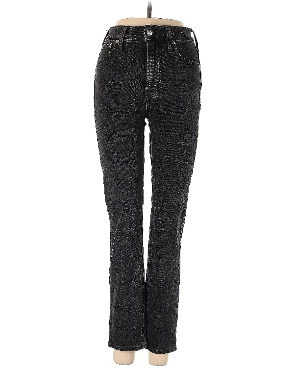 Denim jeans for a barbecue with friends and familyHigh-Rise Straight-leg Jeans in Dark Wash Denim jeans for a barbecue with friends and familyHigh-Rise Straight-leg Jeans in Dark Wash