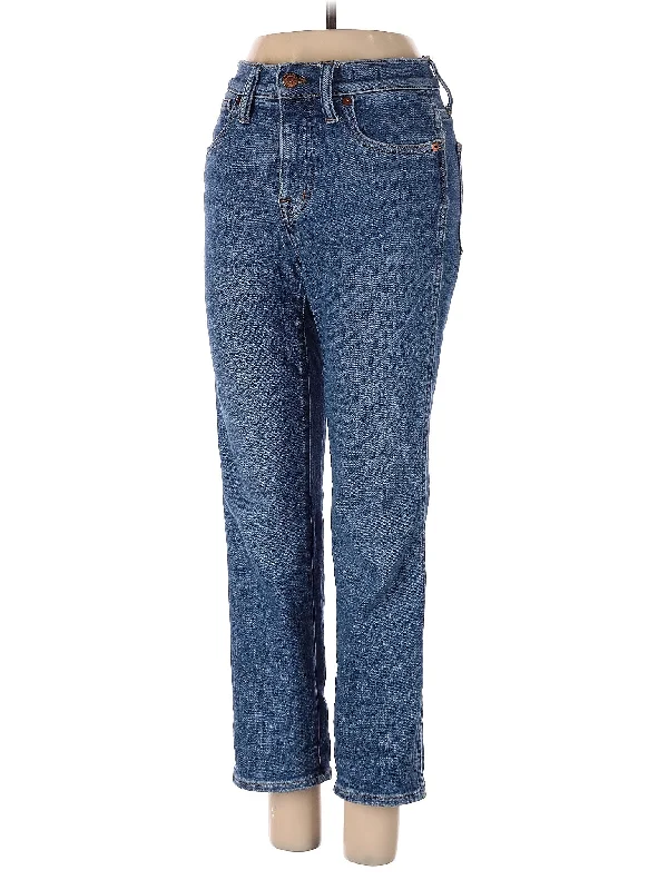 Denim jeans for a cycling ride with a comfortable and non - restrictive fitHigh-Rise Straight-leg Jeans in Medium Wash