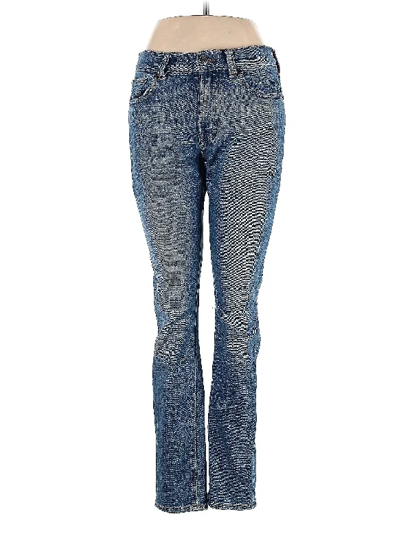 Denim jeans for a shopping spree while remaining comfortable on your feetHigh-Rise Straight-leg Jeans in Medium Wash Denim jeans for a shopping spree while remaining comfortable on your feetHigh-Rise Straight-leg Jeans in Medium Wash