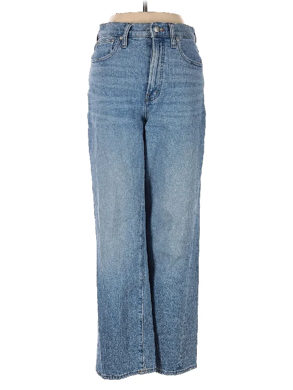 Denim jeans for a fashion show as part of a unique and eye - catching outfitHigh-Rise Wide-leg Jeans in Light Wash