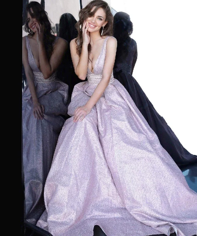 Party Dresses with Sequined Hearts and Satin and Lace Combination for Ladies' Valentine's Day Party RomanceJovani 4683 Long Metallic Prom Dress Party Dresses with Sequined Hearts and Satin and Lace Combination for Ladies' Valentine's Day Party RomanceJovani 4683 Long Metallic Prom Dress