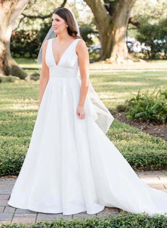 Satin Wedding Dresses with Embroidered Bodice and Tulle Skirt for a Timeless LookLea Ann Belter Harmony Satin Wedding Dresses with Embroidered Bodice and Tulle Skirt for a Timeless LookLea Ann Belter Harmony
