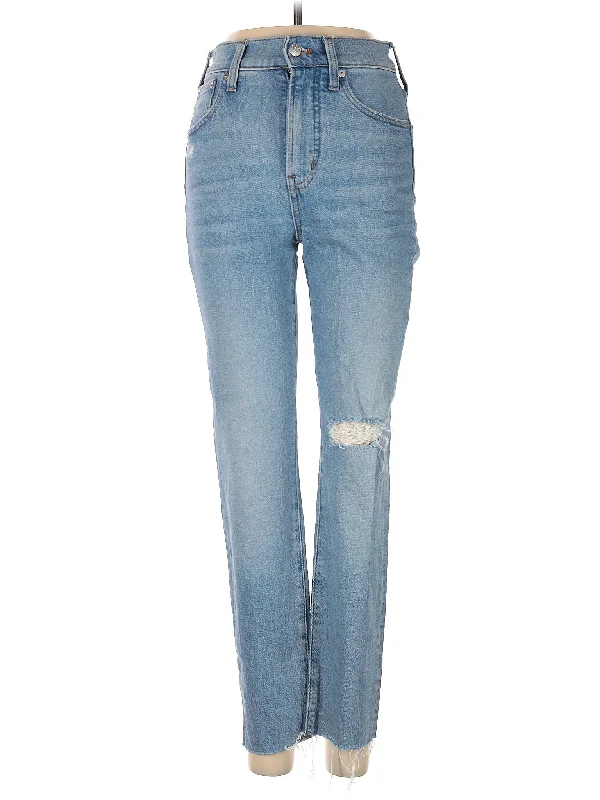 Denim jeans for a date when styled with a cute top and heels for a romantic lookLow-Rise Boyjeans Jeans