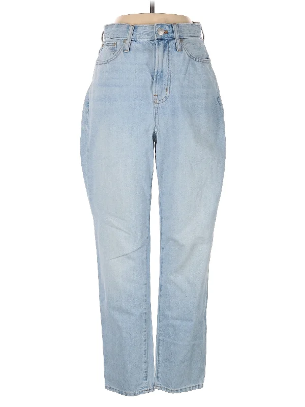 Denim jeans for a pet - walking session for a laid - back and practical lookLow-Rise Boyjeans Jeans in Light Wash