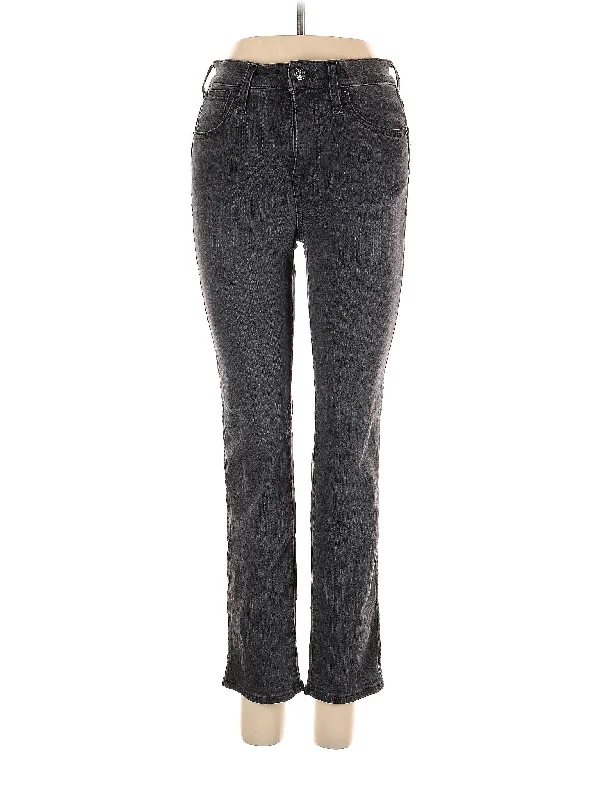 Denim jeans for a shopping spree while remaining comfortable on your feetMid-Rise Bootleg Jeans