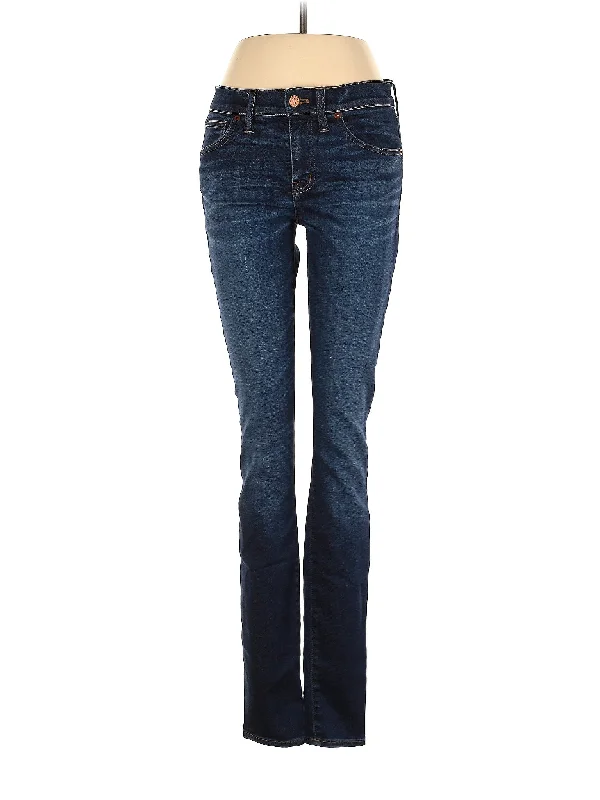 Elastic - waist denim jeans for maximum comfort and flexibilityMid-Rise Bootleg Jeans in Dark Wash