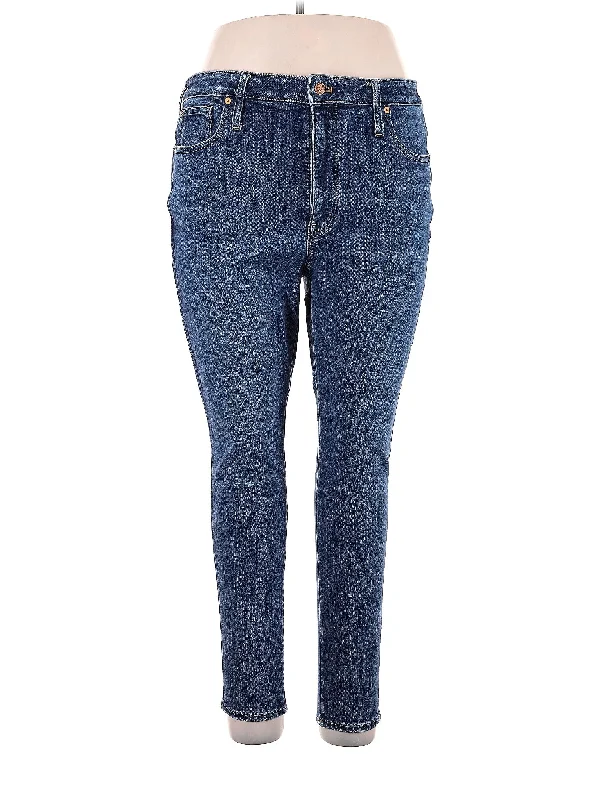 Double - denim - friendly denim jeans for a trendy monochromatic outfitMid-Rise Skinny Jeans in Medium Wash