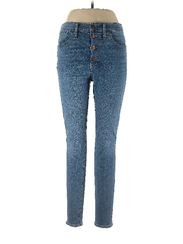 Denim jeans for casual outings like hanging out with friends or running errandsMid-Rise Skinny Jeans in Medium Wash