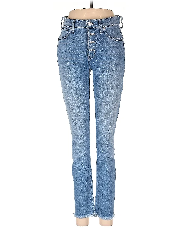 Denim jeans for a gardening task to protect against scratches and dirtMid-Rise Straight-leg Jeans in Light Wash