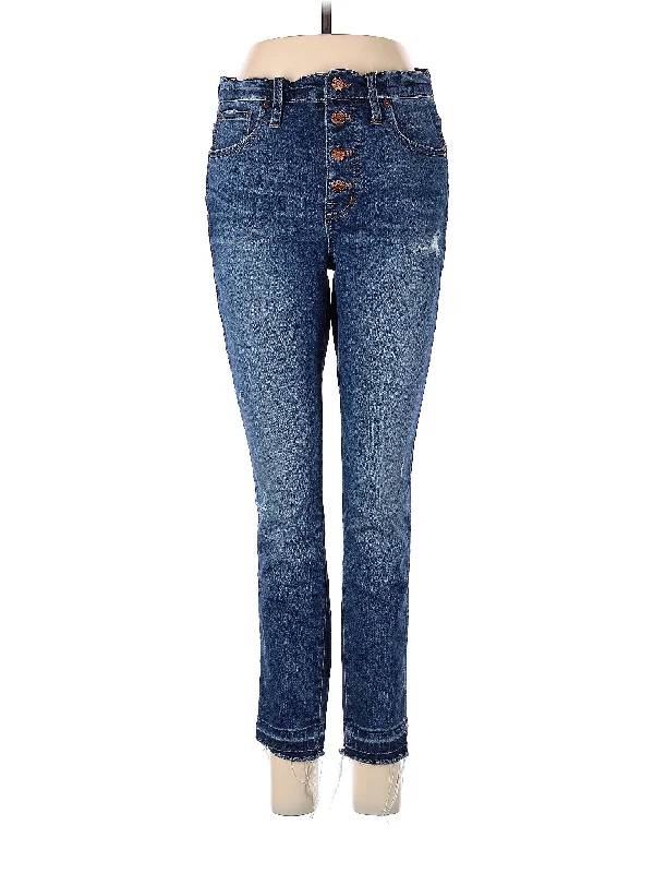 Denim jeans for a city break to explore in style and comfortMid-Rise Straight-leg Jeans in Medium Wash