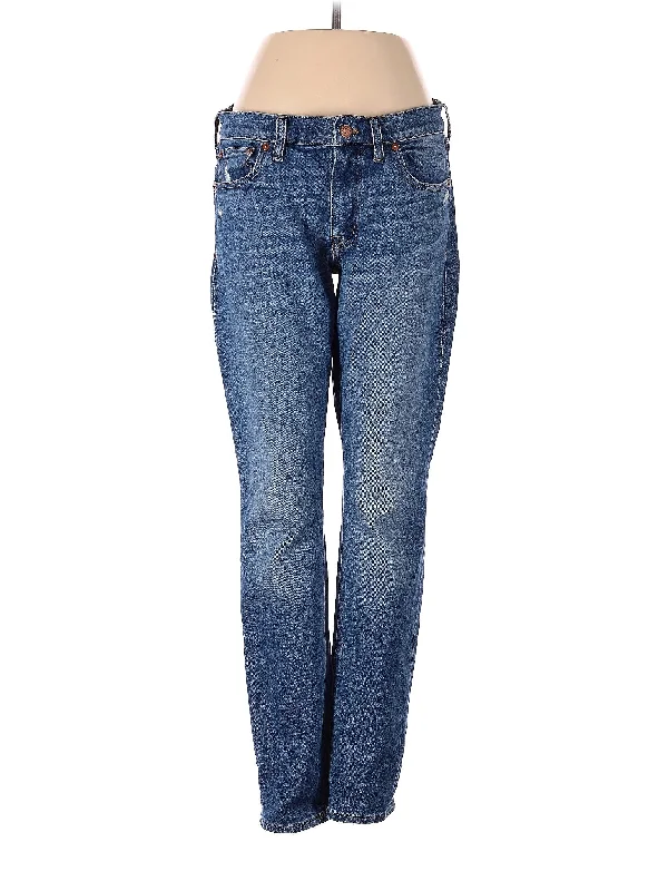 Loose - fit denim jeans for a laid - back and casual style suitable for everyday wearMid-Rise Straight-leg Jeans in Medium Wash
