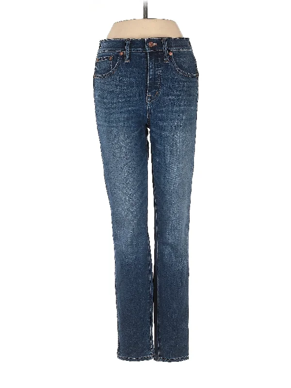 Low - rise denim jeans for a more youthful and daring styleMid-Rise Straight-leg Jeans in Medium Wash
