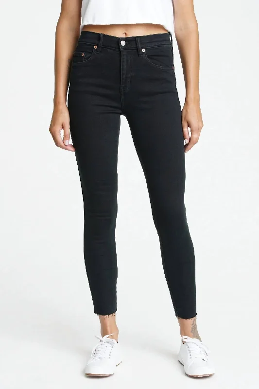 Denim jeans for a beach vacation when paired with a swimsuit cover - upMoneymaker Jeans In 1Am
