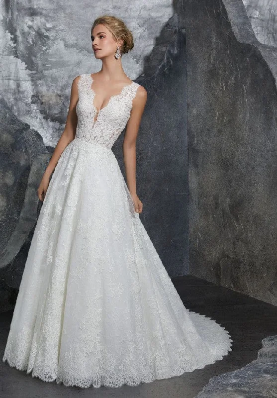 Sleeveless Wedding Dresses with Embroidered Neckline for an Elegant LookMorilee Kelly - Size 6 Sleeveless Wedding Dresses with Embroidered Neckline for an Elegant LookMorilee Kelly - Size 6