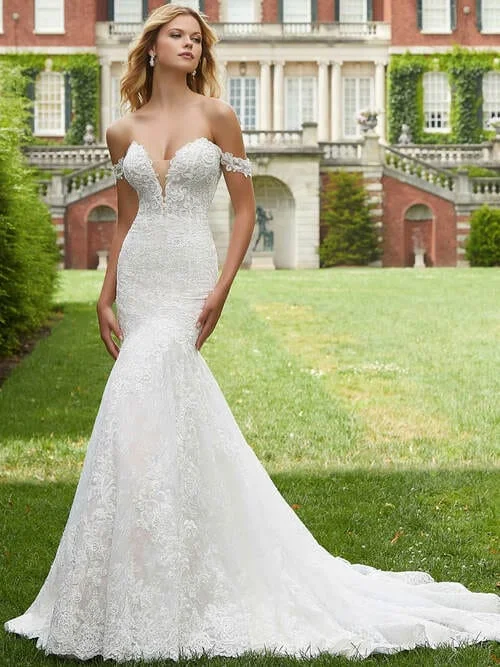 Long Train Wedding Dresses with Crystal Buttons and Lace Trim for a Grand EntranceMorilee Pasiphae - Size 10 Long Train Wedding Dresses with Crystal Buttons and Lace Trim for a Grand EntranceMorilee Pasiphae - Size 10