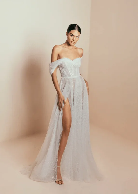 Mermaid Style Tulle Wedding Dresses with Sequined Skirt for Glamorous BridesNeta Dover Elsie - Size 10 Mermaid Style Tulle Wedding Dresses with Sequined Skirt for Glamorous BridesNeta Dover Elsie - Size 10