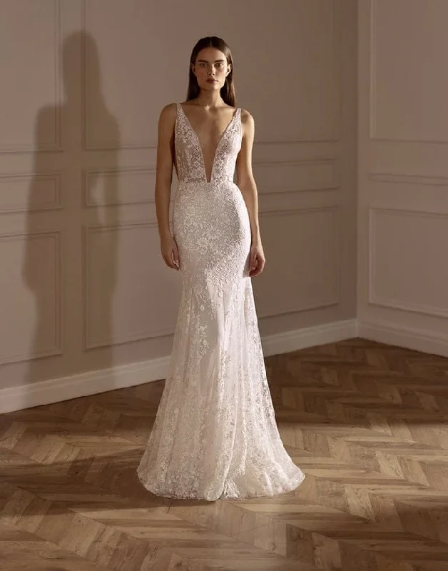 Halter Neck Wedding Dresses with High Low Hem for a Modern TwistNeta Dover Nela - Size 10 Halter Neck Wedding Dresses with High Low Hem for a Modern TwistNeta Dover Nela - Size 10