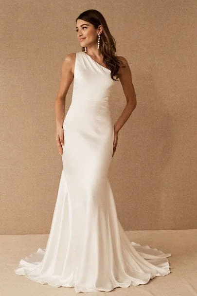 Wedding Dresses with Metallic Sequined Bodice and Chiffon Skirt and Sheer Back and Belt for a Glamorous and Sexy LookNouvelle Amsale Pearce - Size 4 Wedding Dresses with Metallic Sequined Bodice and Chiffon Skirt and Sheer Back and Belt for a Glamorous and Sexy LookNouvelle Amsale Pearce - Size 4