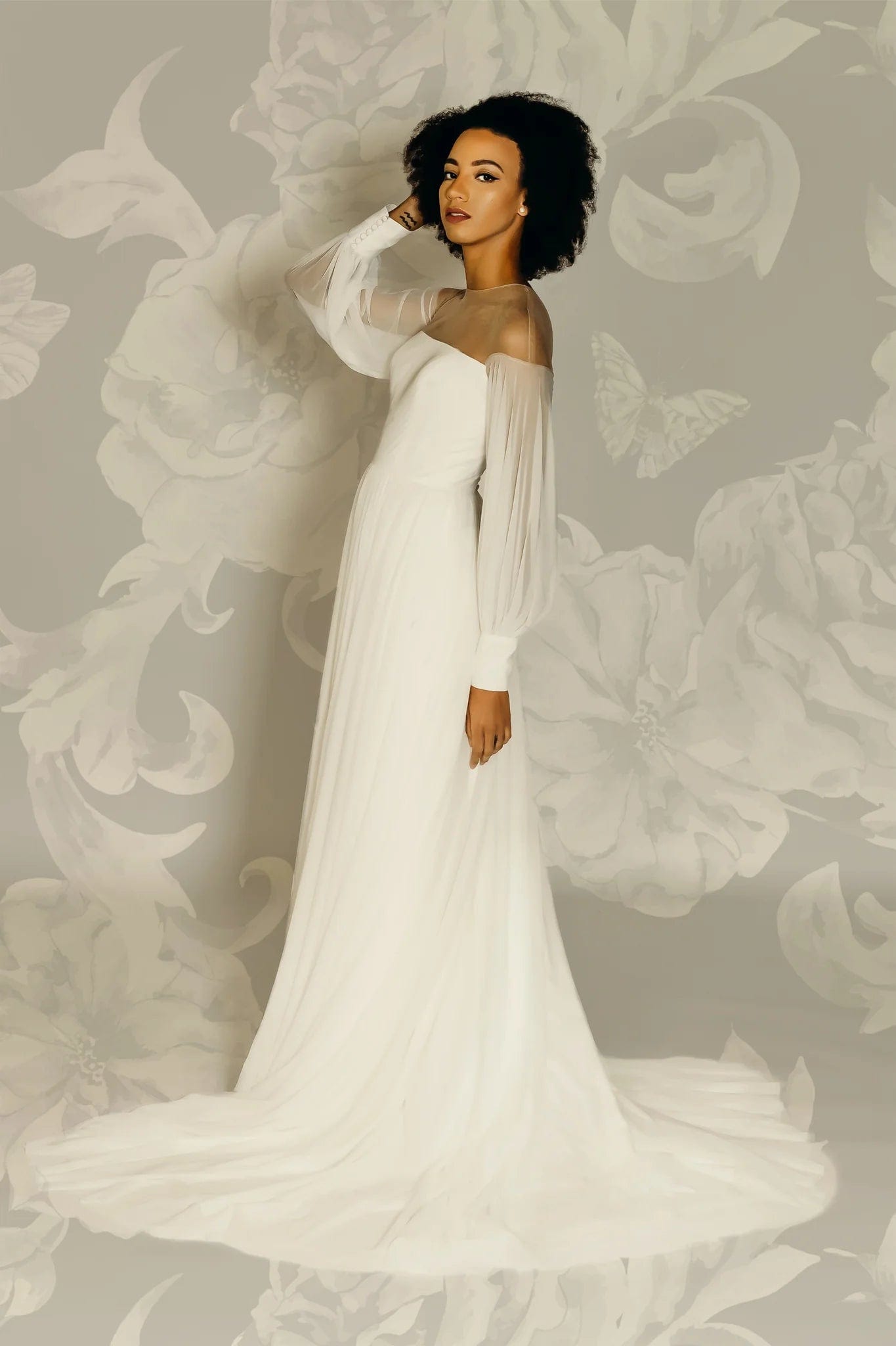 Wedding Dresses with Tiered Skirts and Bow Accents for a Girly AppealOne Styled Bride Angelina - Size 14 Wedding Dresses with Tiered Skirts and Bow Accents for a Girly AppealOne Styled Bride Angelina - Size 14