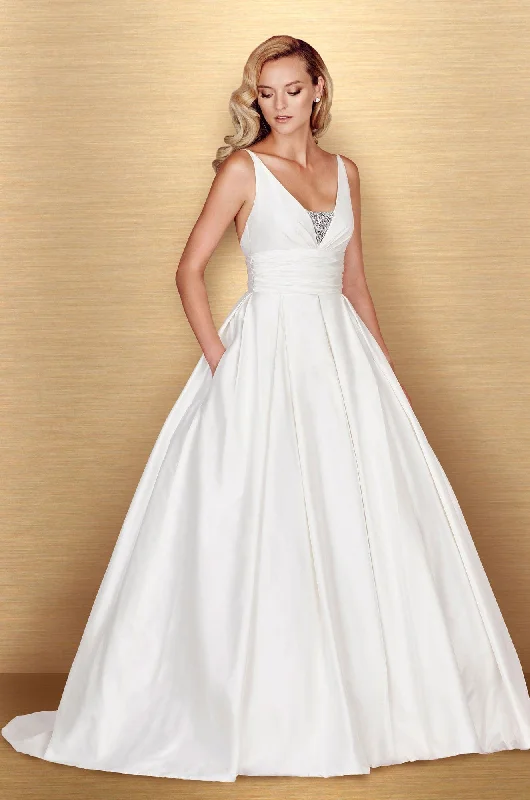 Long Train Wedding Dresses with Crystal Buttons and Lace Trim for a Grand EntrancePaloma Blanca 4661 - Size 12 Long Train Wedding Dresses with Crystal Buttons and Lace Trim for a Grand EntrancePaloma Blanca 4661 - Size 12