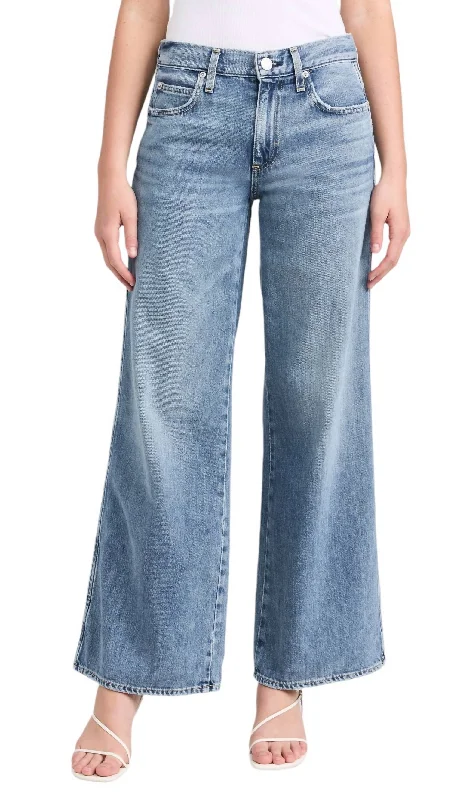 Denim jeans for a skiing holiday to wear under ski pantsRegina Jean In Love It