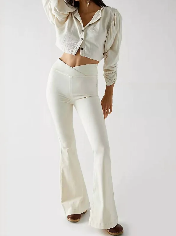 Low - rise denim jeans for a more youthful and daring styleVenice Beach Flare Jean In Worn White