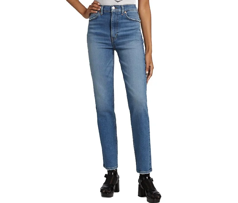 Culottes with wide leg and ruffled hem for women in a feminine and stylish style70S Straight Laguna Jeans In Blue Denim