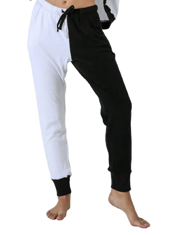Paisley patterned pants for women in an elegant styleHart Jogger In Cloud/onyx