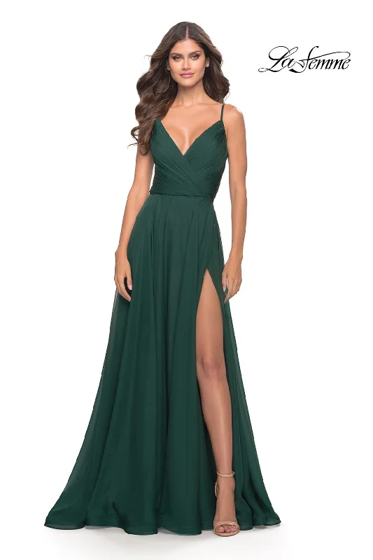 Party Dresses with Sequined Geometric Shapes and Lace and Chiffon Blend for Ladies' Modern and Feminine LookLa Femme 31500 Party Dresses with Sequined Geometric Shapes and Lace and Chiffon Blend for Ladies' Modern and Feminine LookLa Femme 31500